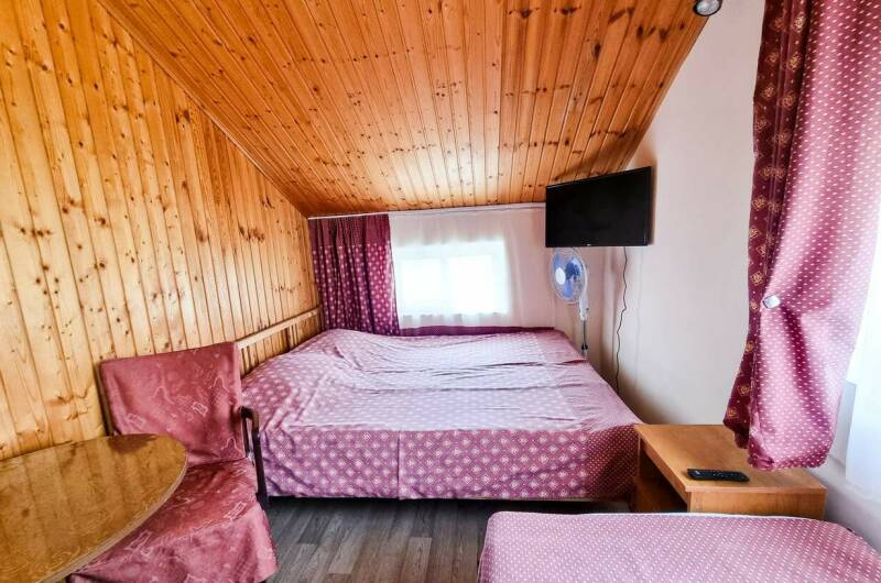 Трёхместная комната № 5