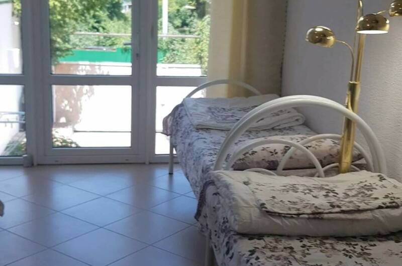 Трехместный