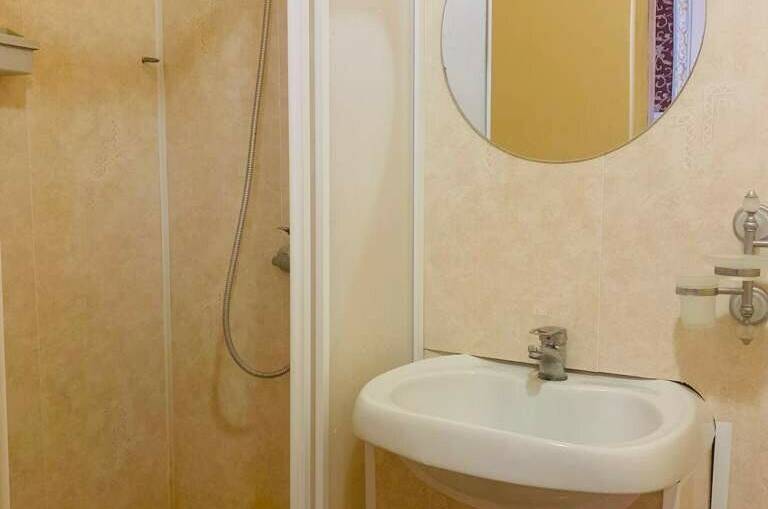 Трехместный