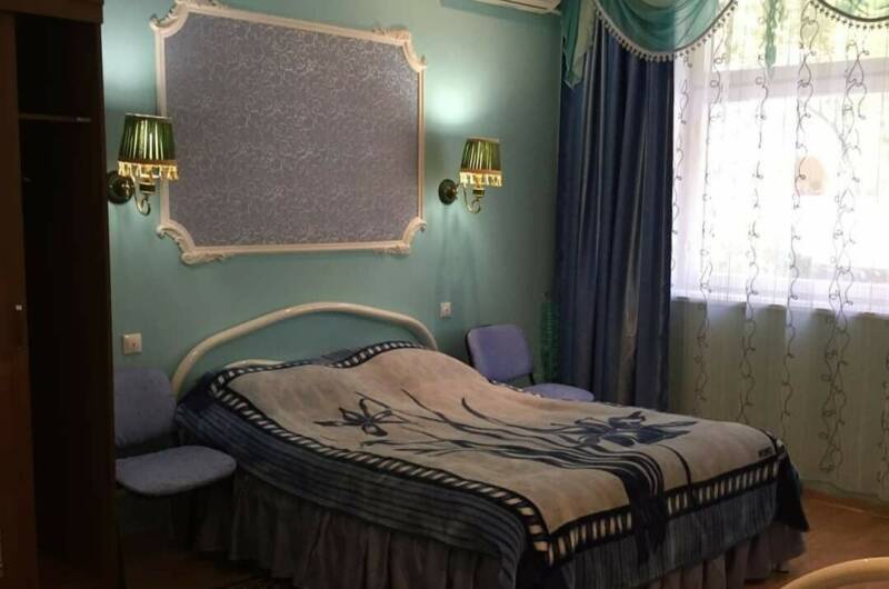 Трехместный