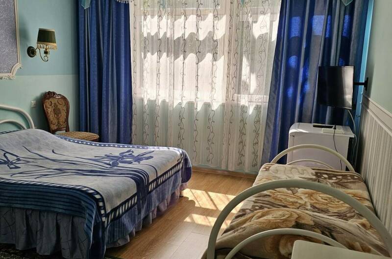 Трехместный