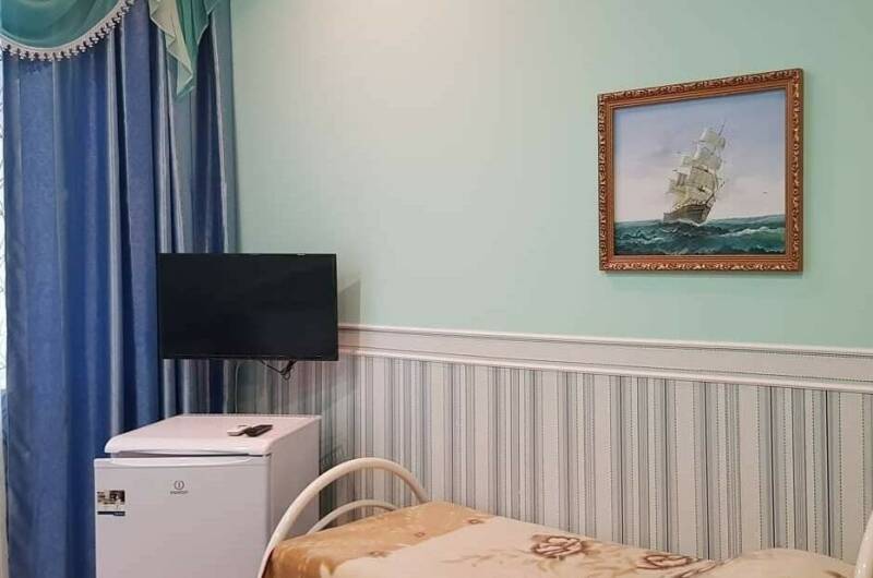 Трехместный