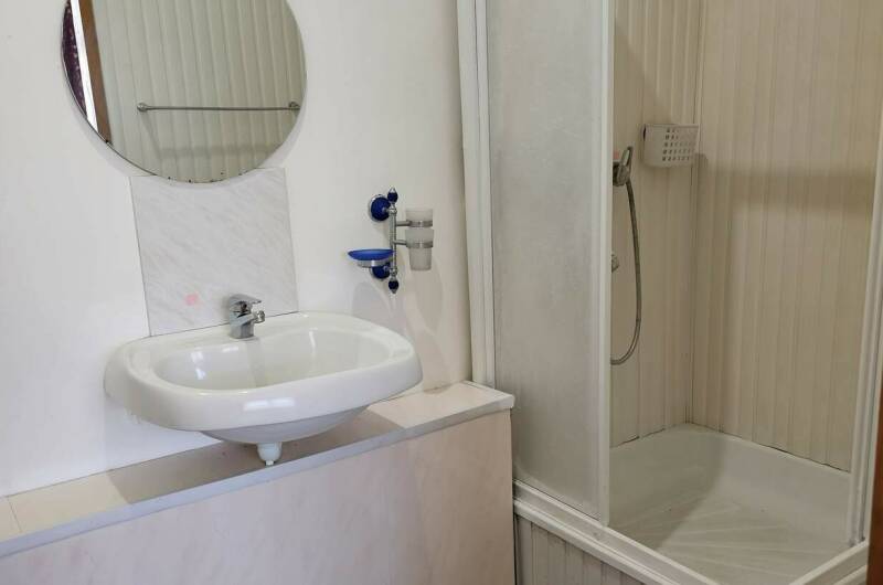 Трехместный