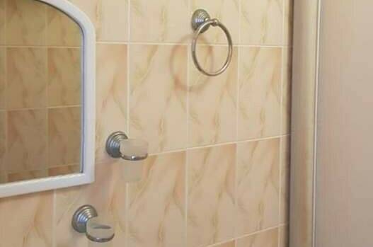 Трехместный