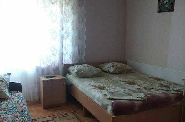 Комната№ 27 (3+1) с диваном розова