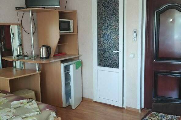 Комната№ 27 (3+1) с диваном розова