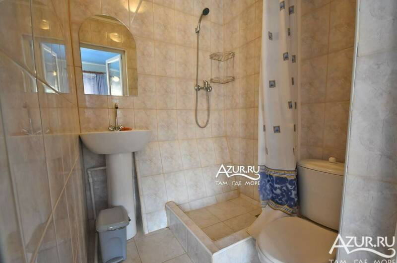 Комната № 26 (3+1) с диваном синяя