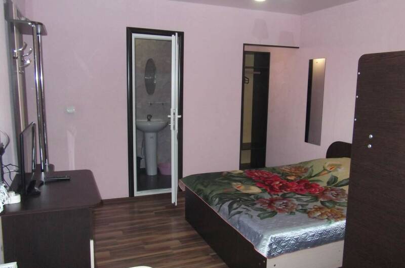 Номер «Полулюкс» 4-х местный