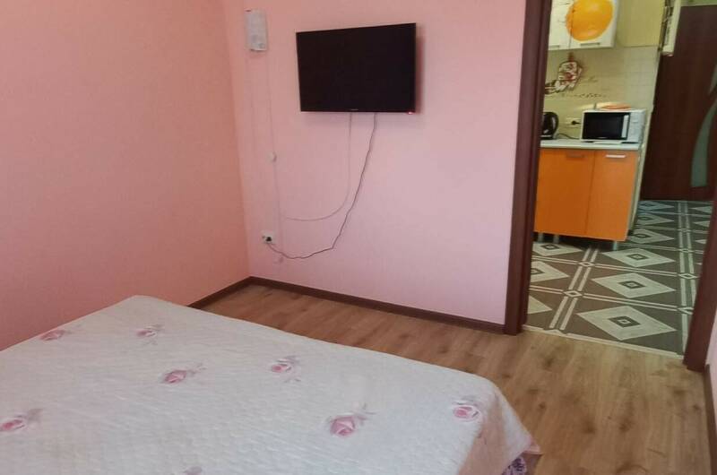 Двухкомнатный с кухней второй этаж