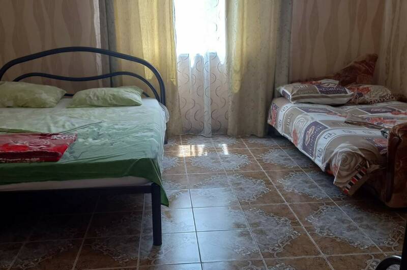 Двухкомнатный с кухней шестиместный