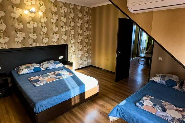 Семейный номер с двумя отдельными комнатами