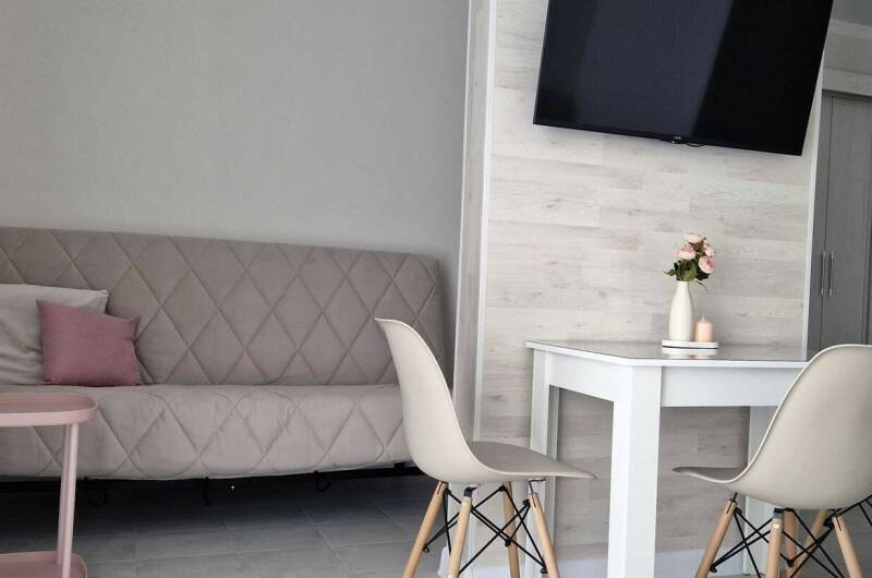 Студия с кухней и балконом на 2−4 человека