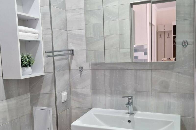 Студия с кухней и балконом на 2−4 человека