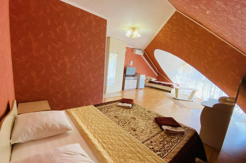 Трехместный номер «Мансарда»