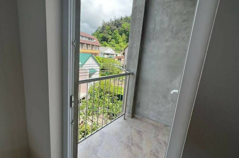 Двух комнатный -семейный с кухней, с балконом