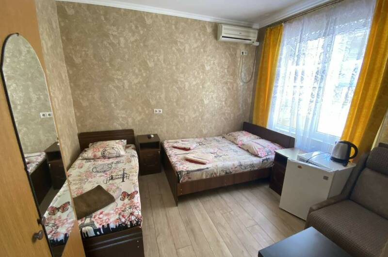 3-х местный с доп. креслом номер с удобствами № 4