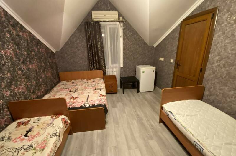 4-х местный номер с удобствами № 9