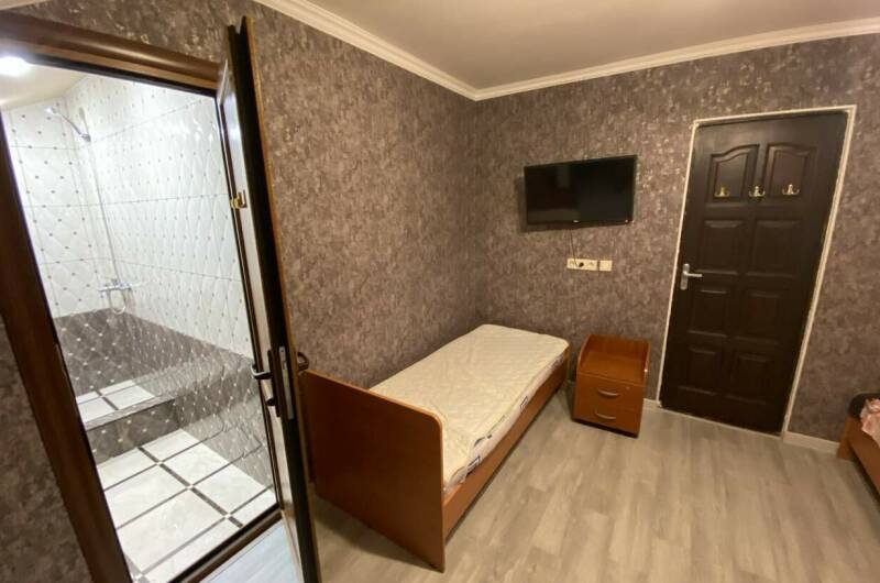 4-х местный номер с удобствами № 9