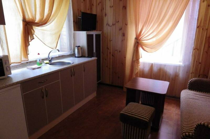 Двухместный номер с двумя доп. местами (№ 8)