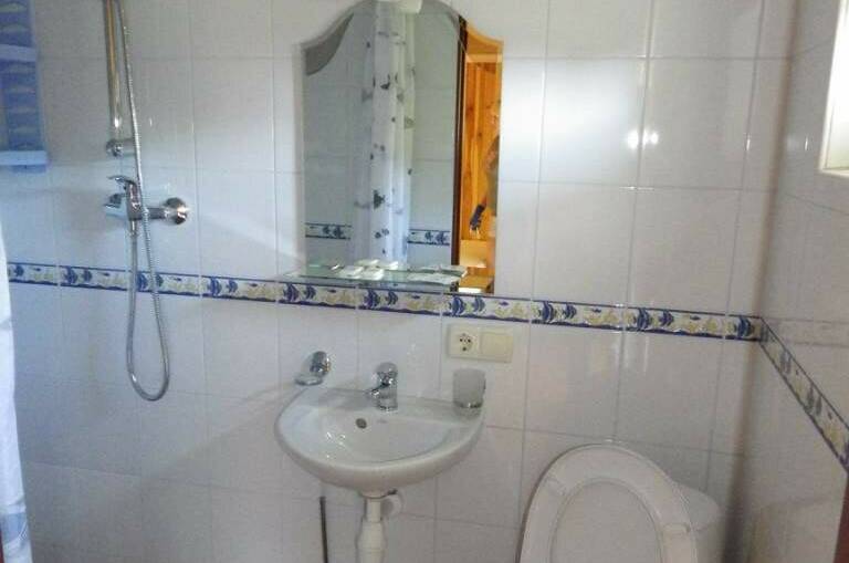 Двухместный номер с двумя доп. местами (№ 8)