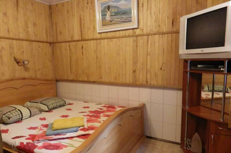 Четырехместный номер с 2 доп. местами с камином