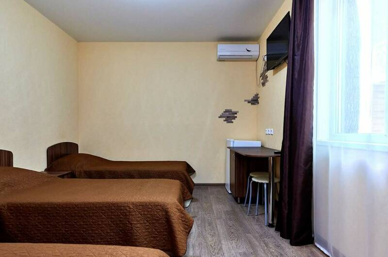 Трехместный номер с 3 односпальными кроватями