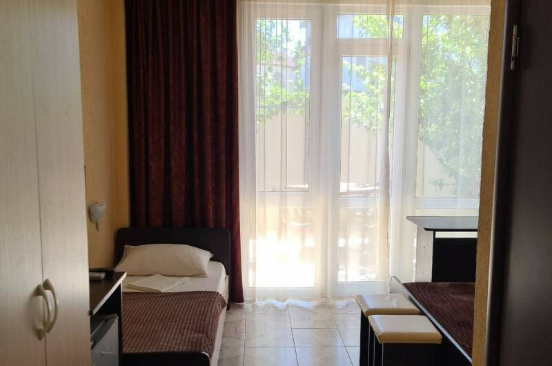 Трехместный номер с террасой 1 этаж