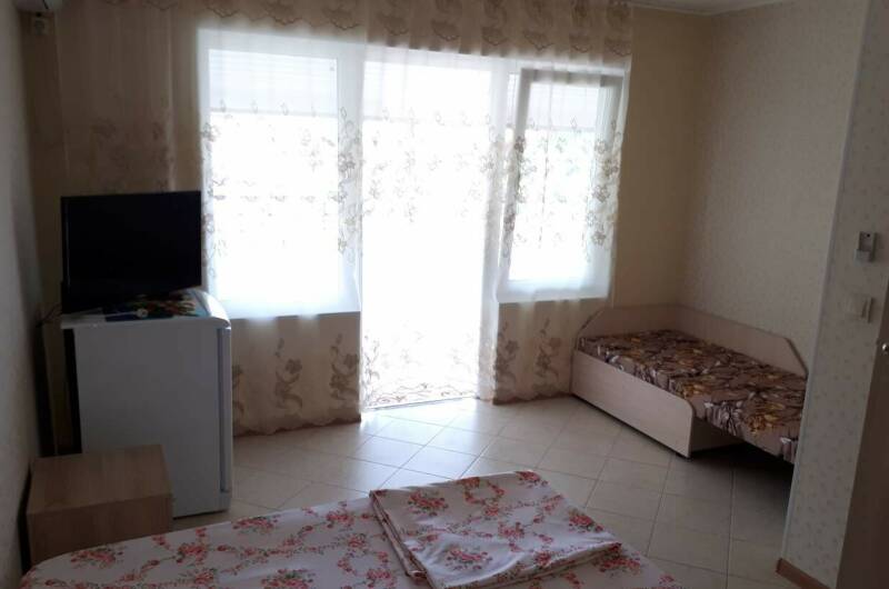 Трехместный