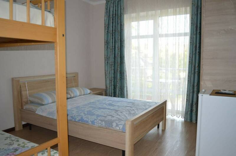 4-х местный на 2 взрослых + 2 детей