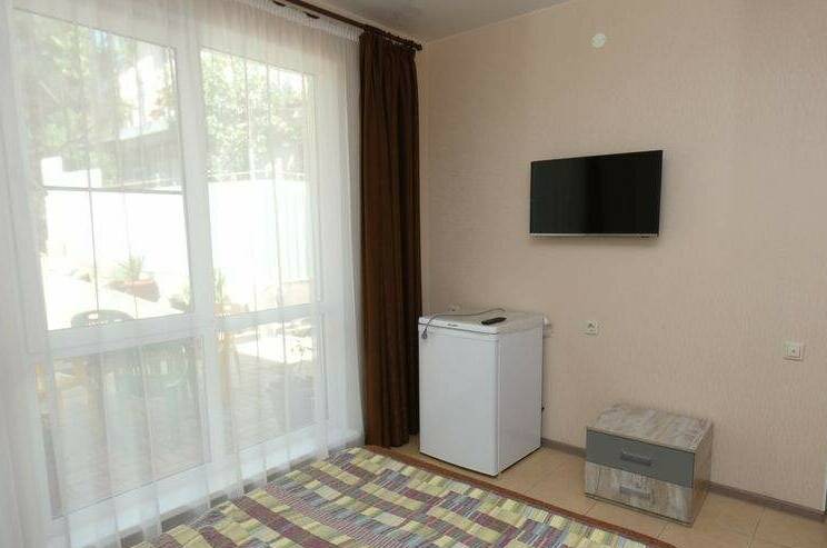 Комфорт с витражным окном