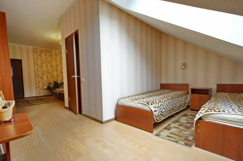 Семейный четырехместный мансардный без балкона