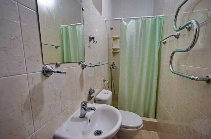 Семейный двухкомнатный с плитой