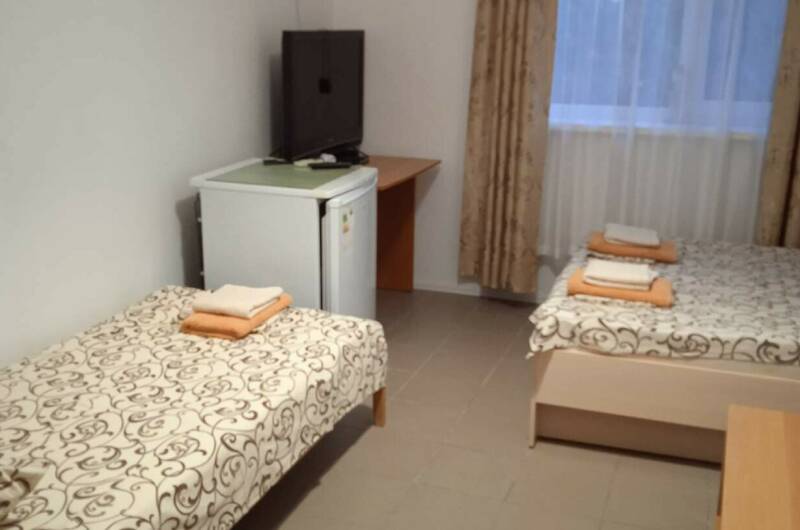 Четырёхместный с двухъярусной кроватью