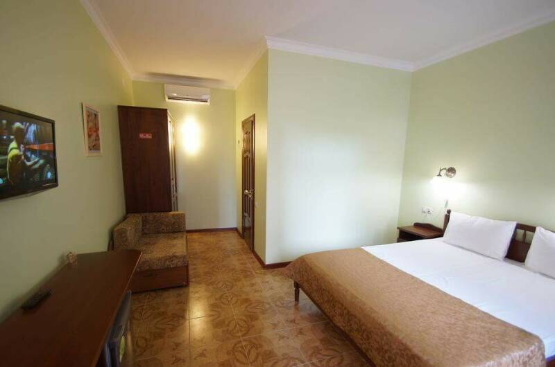 Трехместный номер с балконом