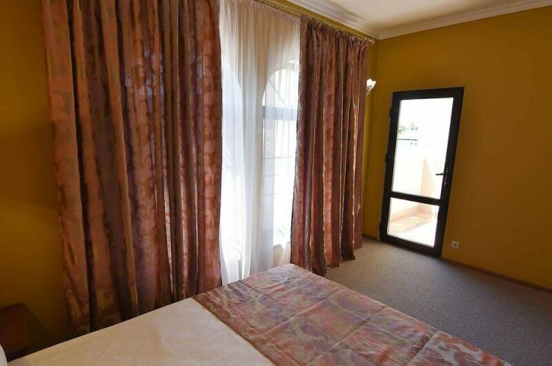 Двухкомнатный «Семейный» с кухней (первый этаж)