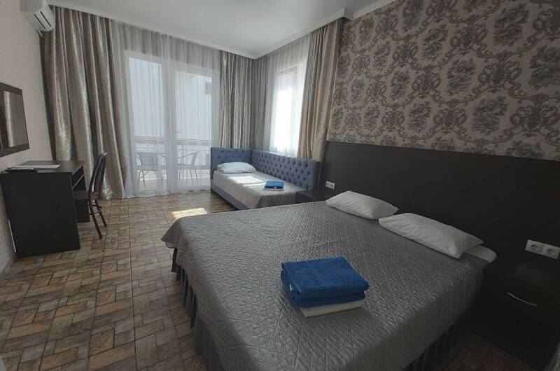 Стандарт 3-х местный с балконом