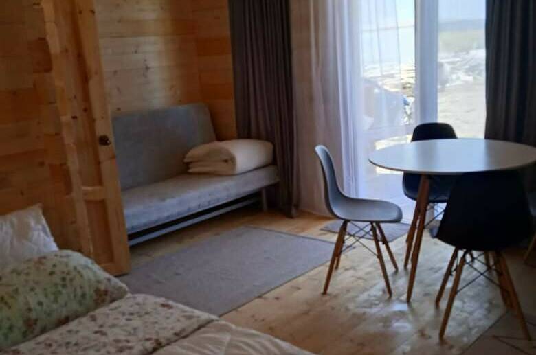 4-х местный деревянный домик