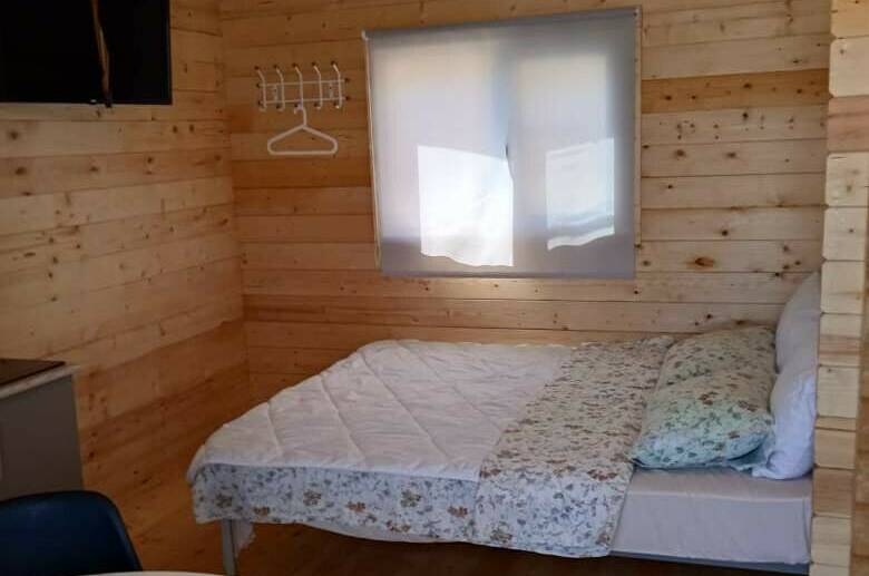 4-х местный деревянный домик