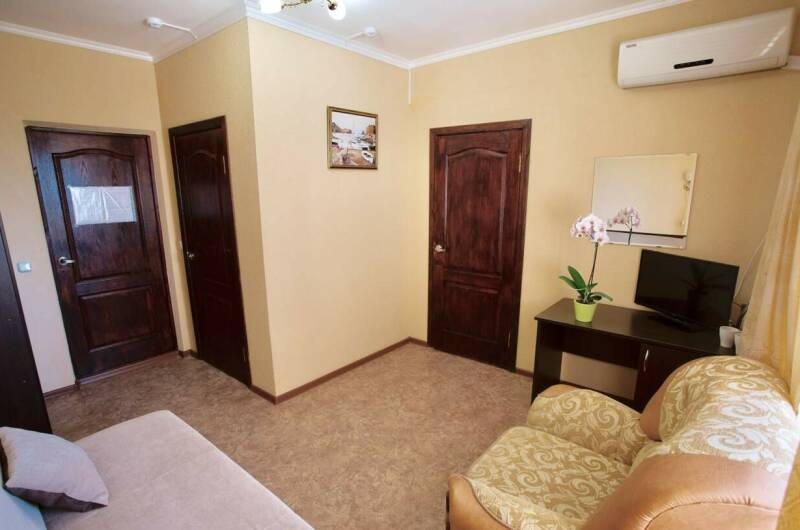 Двухкомнатный 4-х местный «Полулюкс» с балконом