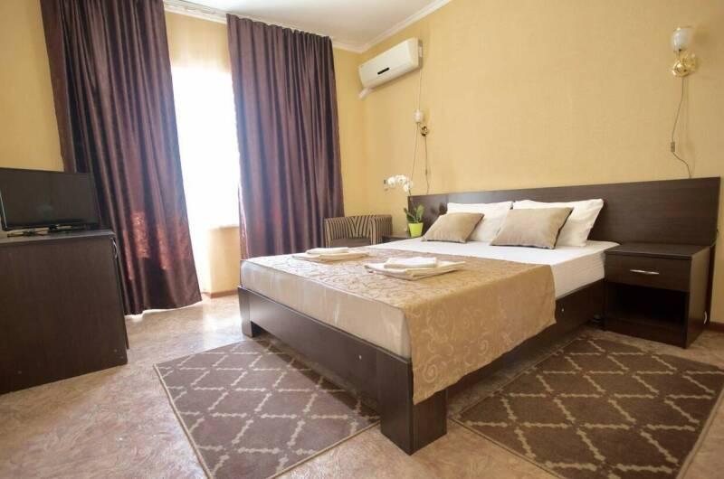 Двухкомнатный 5-ти местный номер «Люкс» c балконом