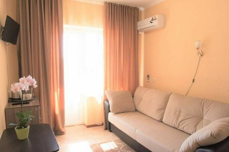 Двухкомнатный 5-ти местный номер «Люкс» c балконом