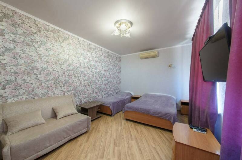 «Люкс» с отдельным входом и своей кухней