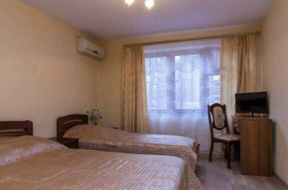 Трёхместный номер без балкона