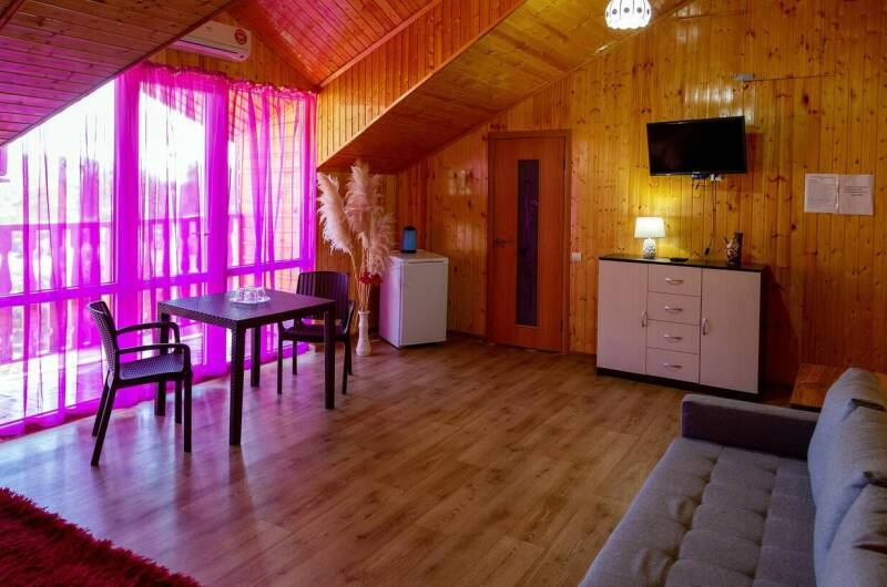 5 ти местный улучшенный номер на 4 этаже