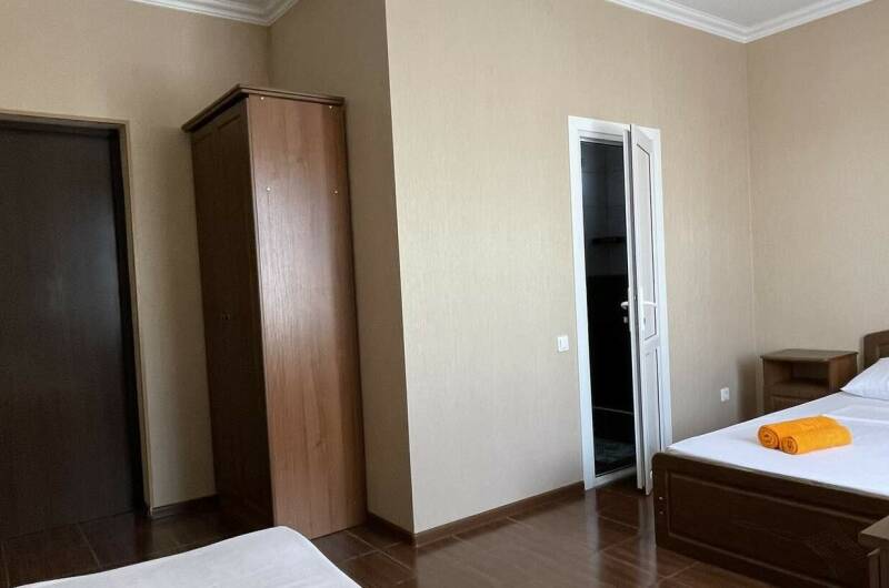 Номер «Трёхместный» № 3, 2-й этаж