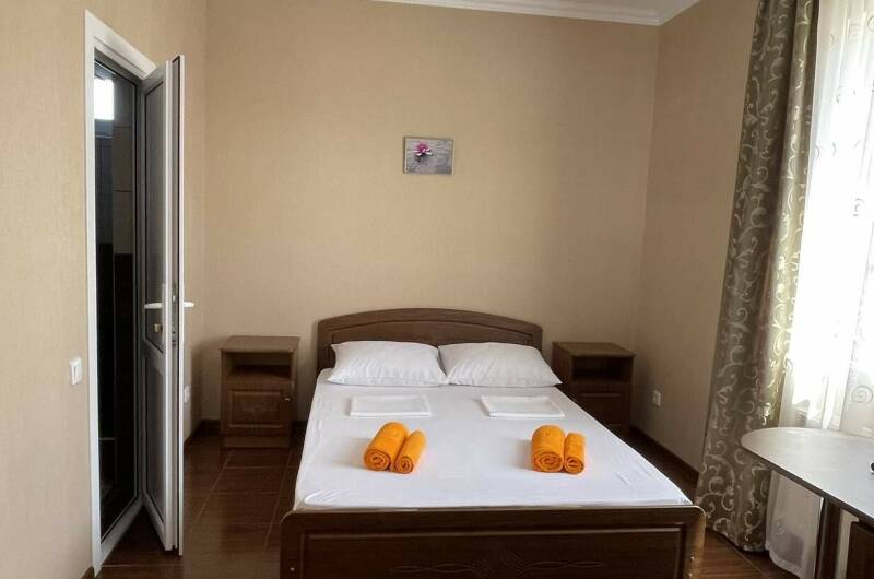 Номер «Трёхместный» № 3, 2-й этаж