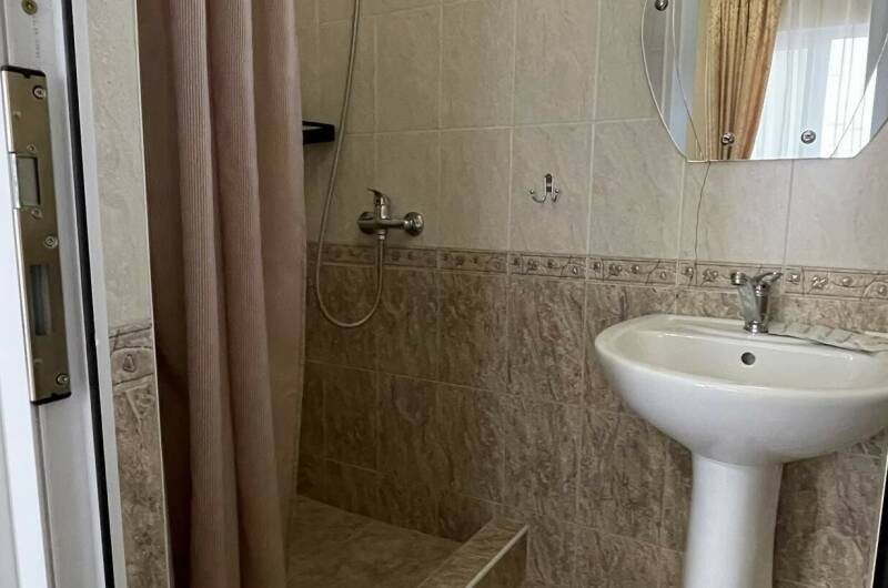 Номер трёхместный 2 отд. кор 2-й этаж с балконом