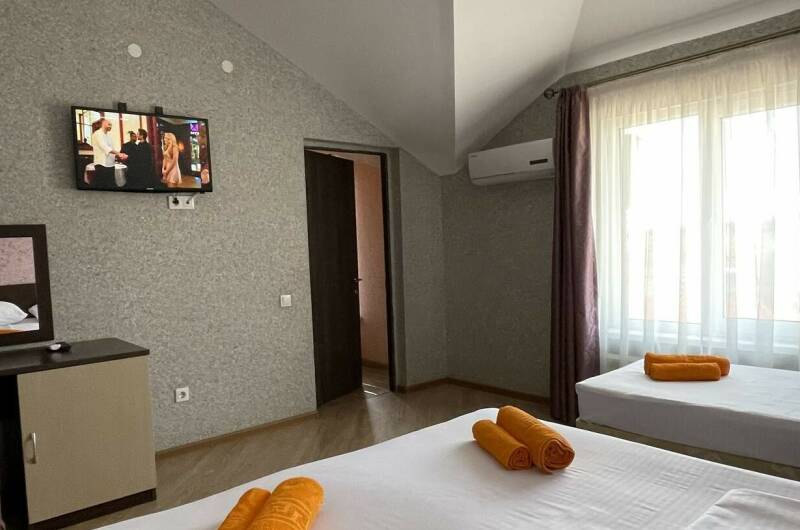 Номер «Трёхместный» № 5, 3-й этаж