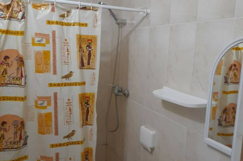 Номер «Стандарт» с санузлом 3х местный