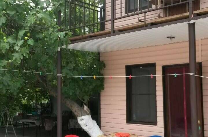 Номер «Стандарт» с санузлом 3х местный